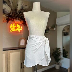 Windsor Linen Wrap Mini Skirt size XS